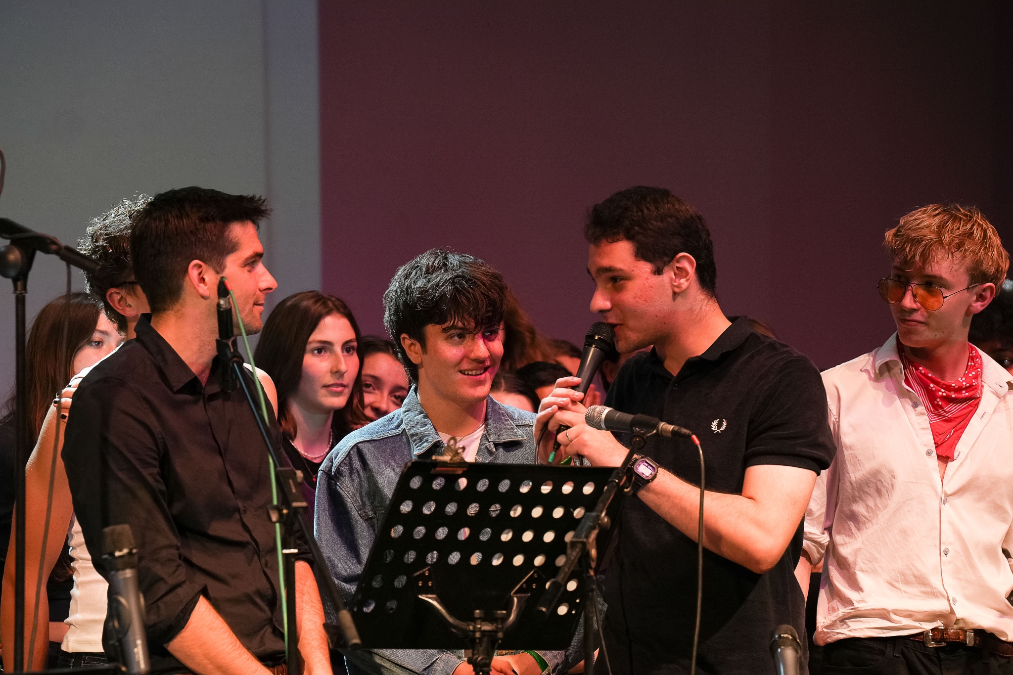 End of performance, Emre gives a thank you speech